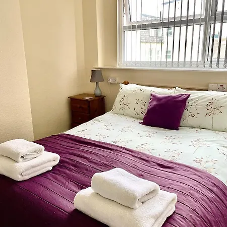 Carlton House 2* Σκάρμπορο