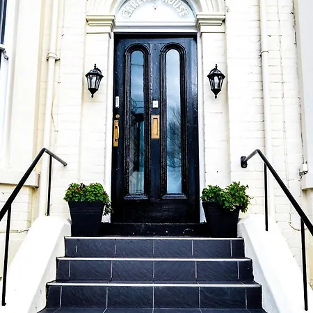 Πανσιόν Carlton House 2*