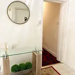 Carlton House 3*