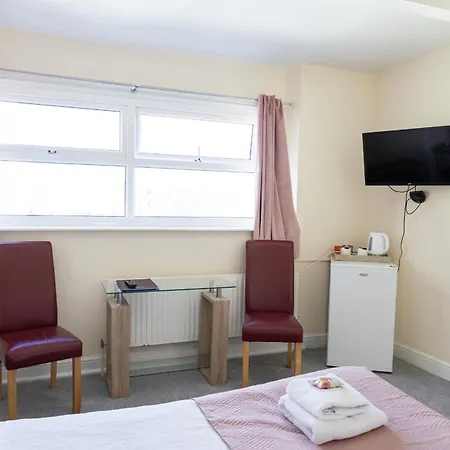 Carlton House Guesthouse Guest house 3*