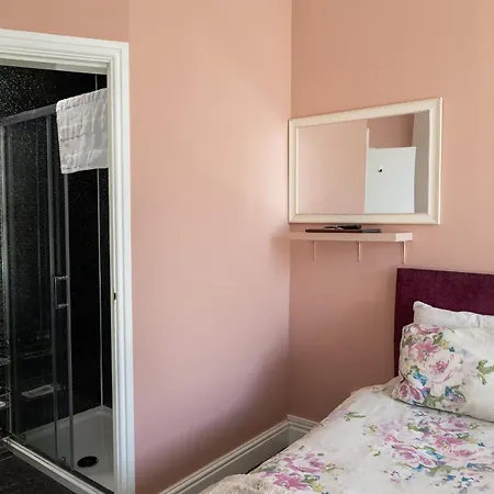 Carlton House Gasthof 3*