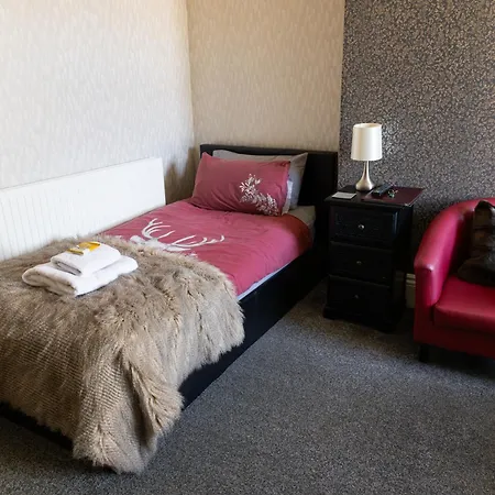 Carlton House 3*