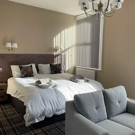 Carlton House Гостевой дом 3*