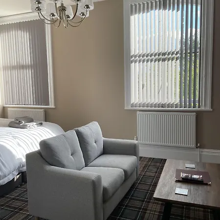 Carlton House 3*