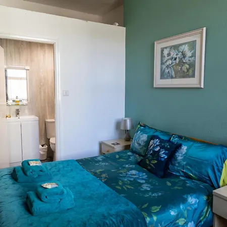 Carlton House Guesthouse Guest house 3*