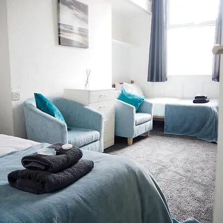 Carlton House 3*