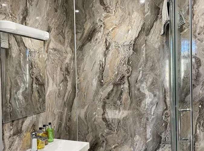 Carlton House Guesthouse