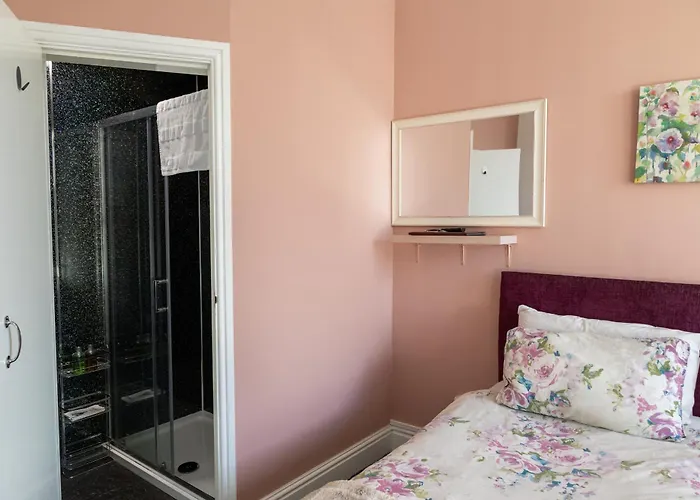 Carlton House Guesthouse Guest house 3*