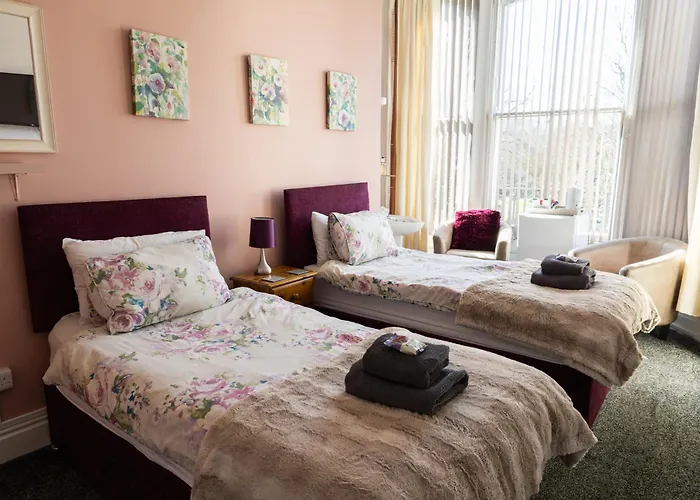 Carlton House Guesthouse 3*