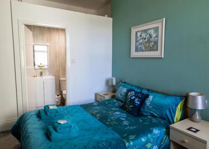 Carlton House Guesthouse Guest house 3*