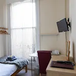 Carlton House سكرابورو