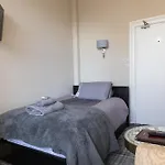 بيت ضيافة Carlton House سكرابورو