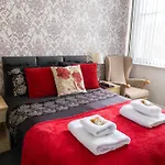 Carlton House سكرابورو