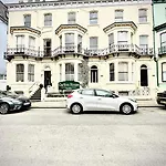 Carlton House بيت ضيافة