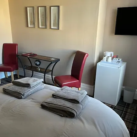 בית הארחה Carlton House 3*