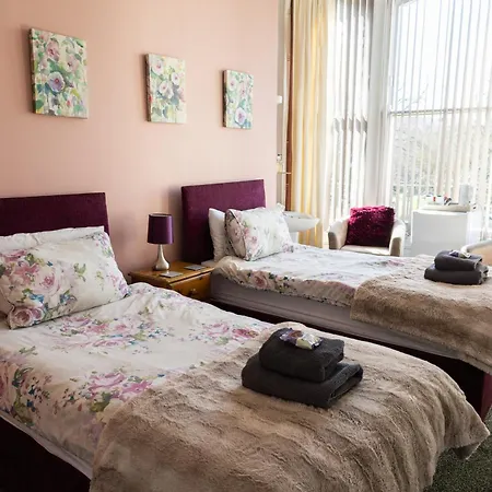 Carlton House 3*
